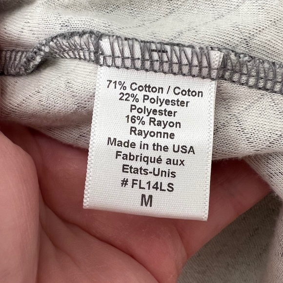 Beyond Yoga Short Sleeve Top, Size M, in Grey - Picture 3 of 7